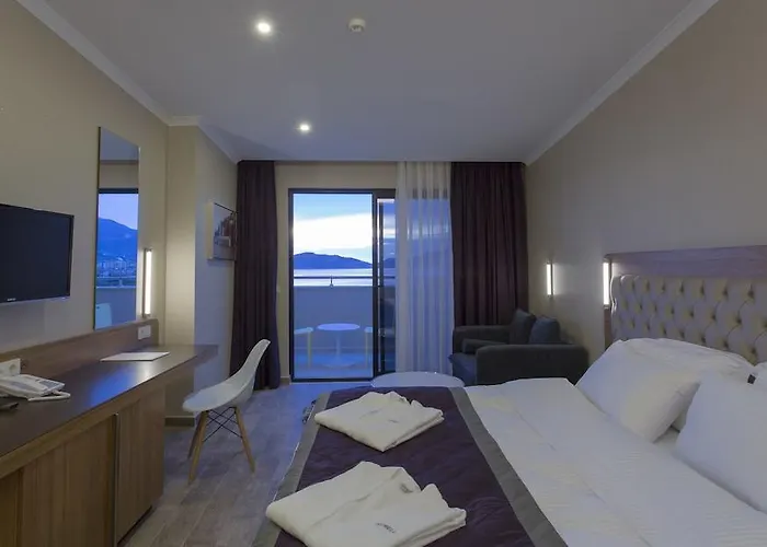 Michell Hotel (Adults Only)